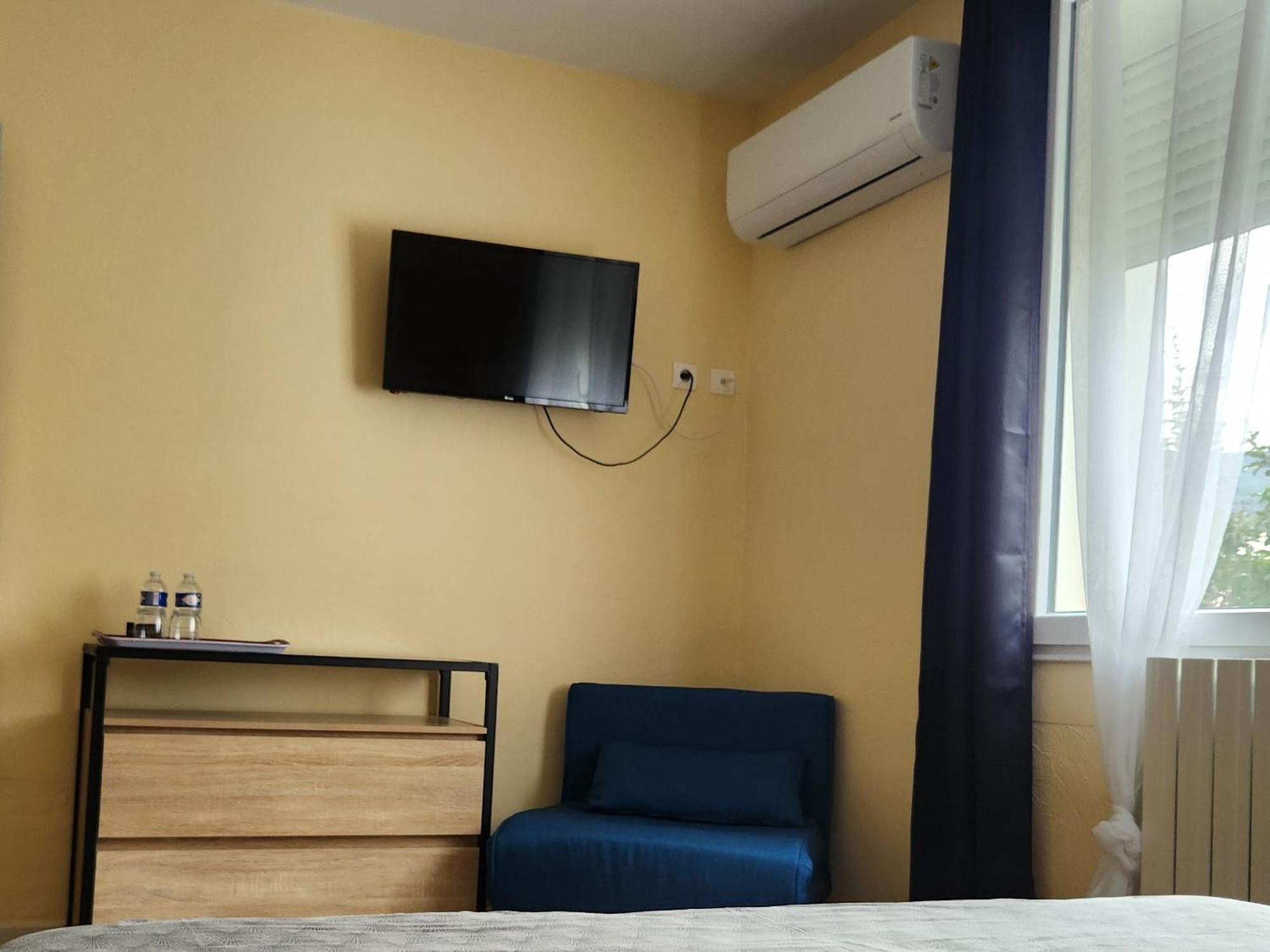 Bed and Breakfast Les Belles Nuits Le Bousquet-d'Orb Экстерьер фото