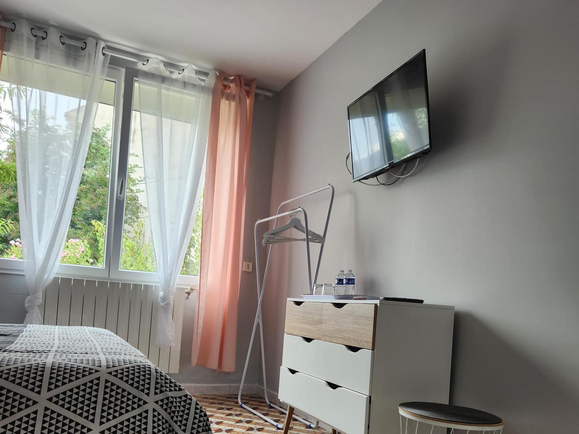 Bed and Breakfast Les Belles Nuits Le Bousquet-d'Orb Экстерьер фото
